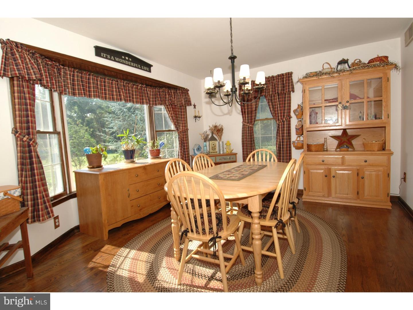 486 Island Road Columbus, NJ 08022 - Photo 9 of 25 Dining Room