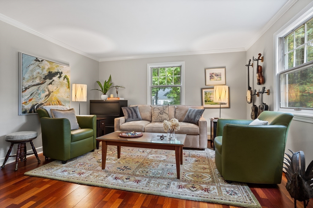 40 Richardson Road Boxborough, MA 01719 - Photo 11 of 39 a living room with furniture and a rug