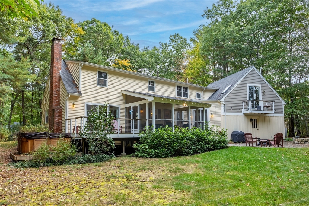 40 Richardson Road Boxborough, MA 01719 - Photo 2 of 39 a front view of a house with a yard