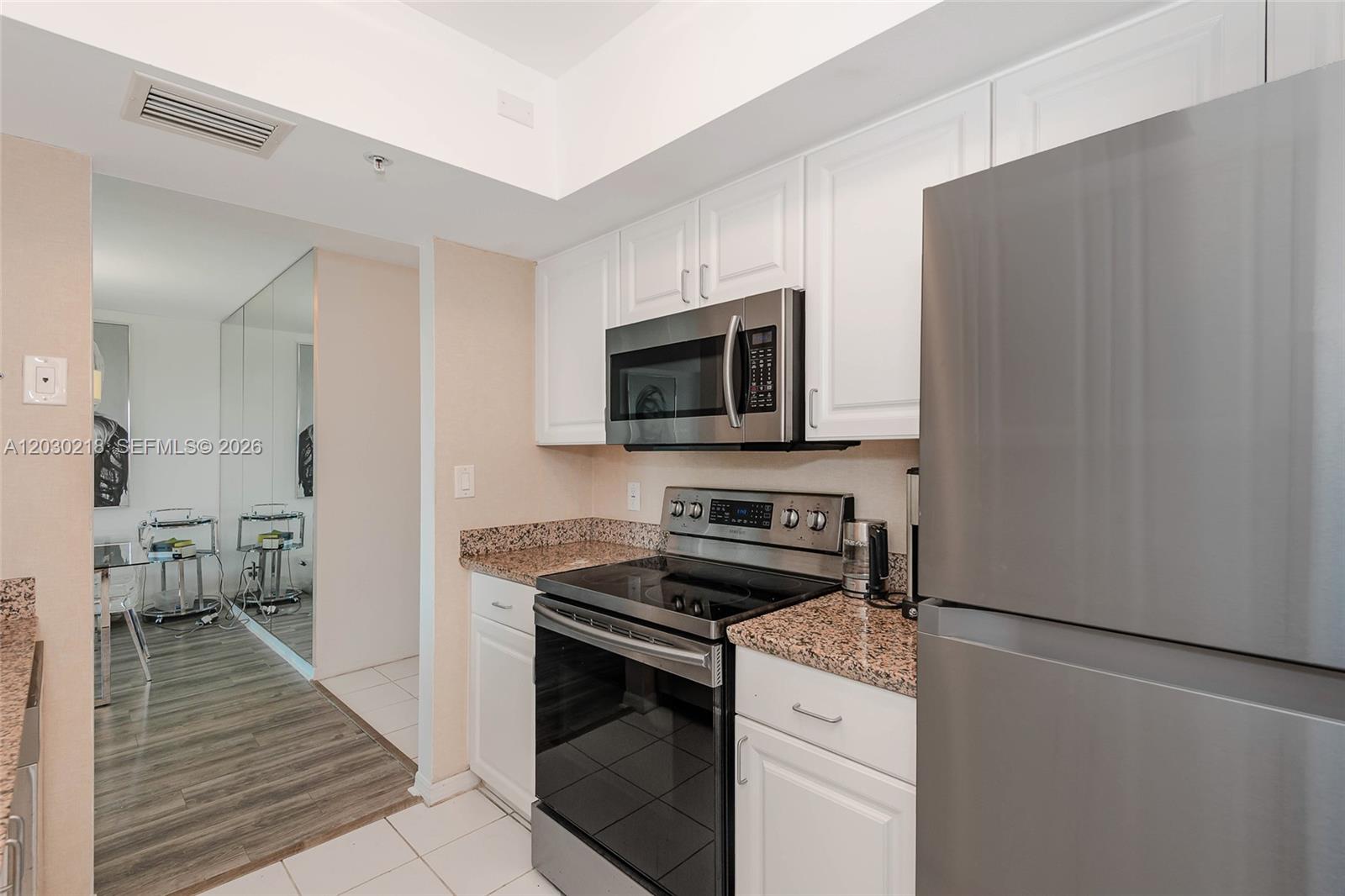 90 Alton Road, Unit 607 Miami Beach, FL 33139 - Photo 13 of 25