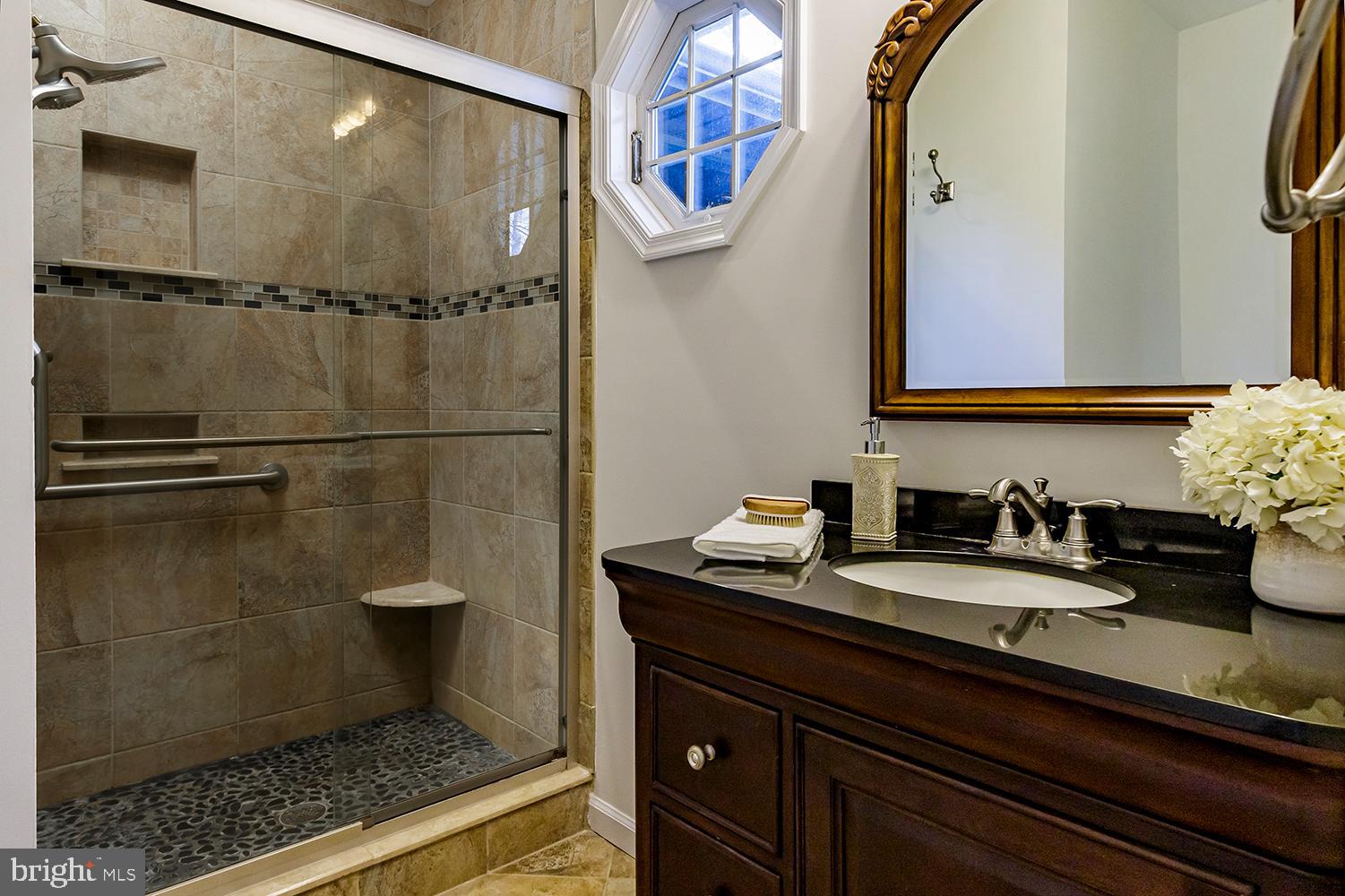194 Tabernacle Road Medford Lakes, NJ 08055 - Photo 18 of 29 Main bedroom full bath with walk in shower