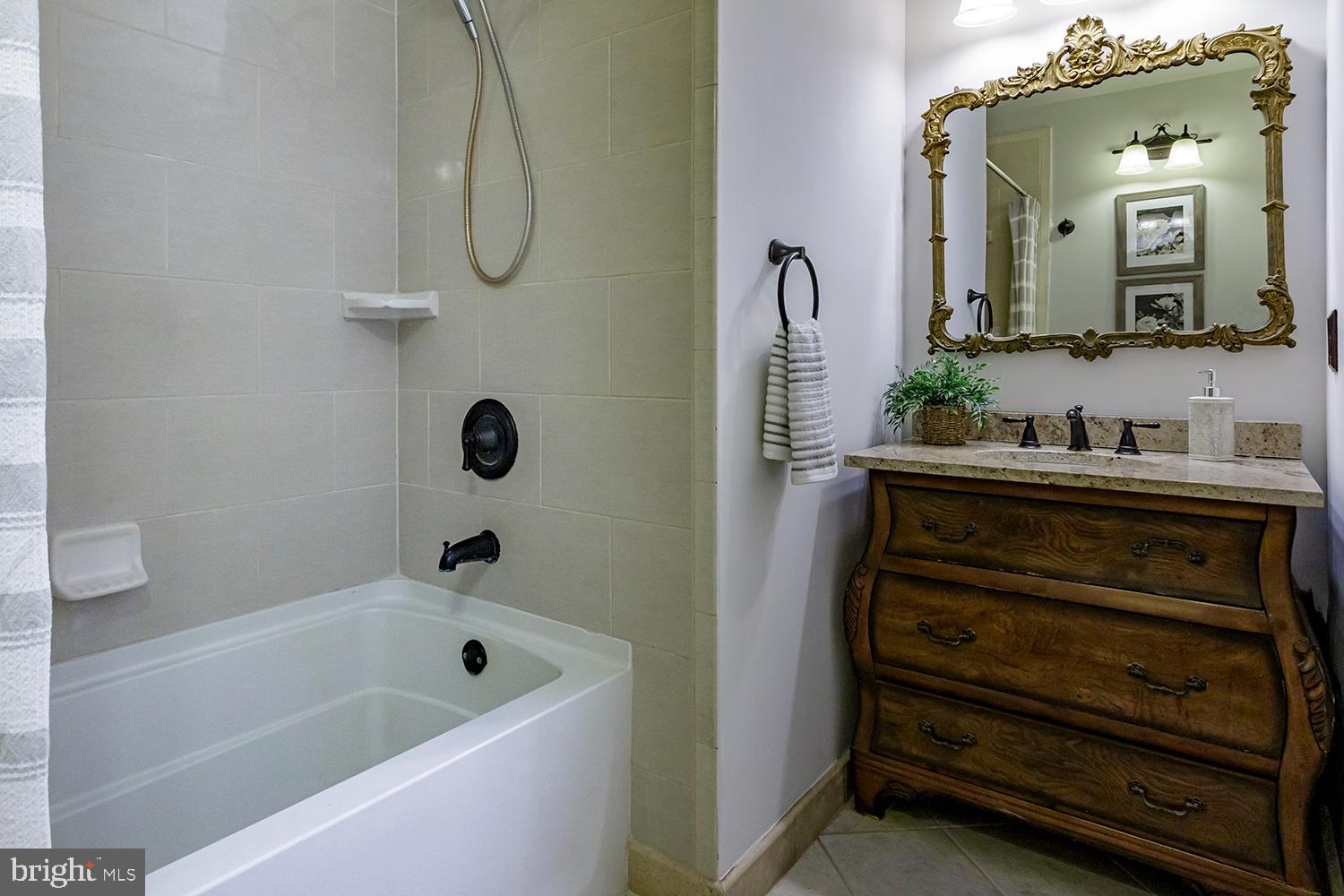 194 Tabernacle Road Medford Lakes, NJ 08055 - Photo 21 of 29 Hall bath with tub/shower combo