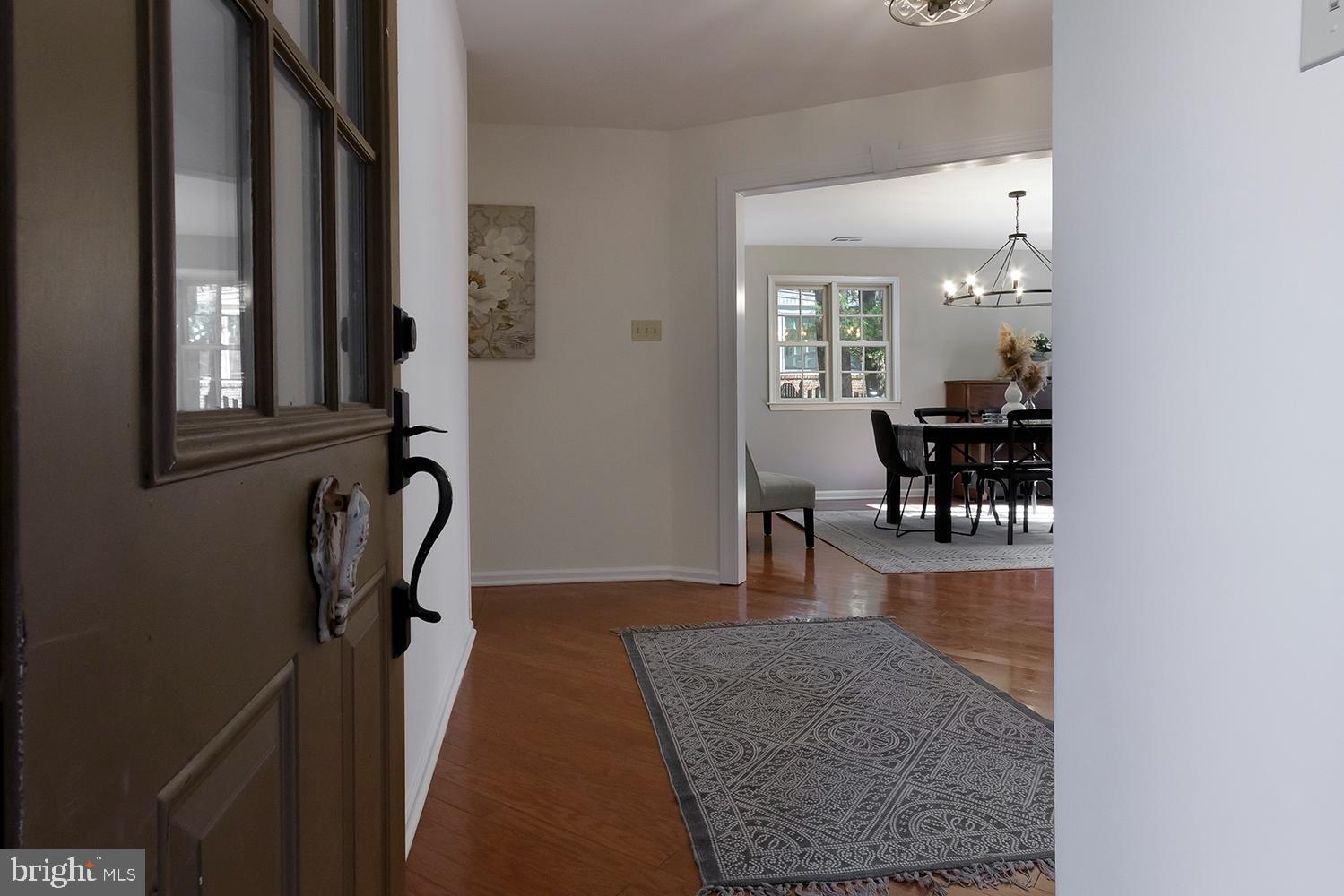 194 Tabernacle Road Medford Lakes, NJ 08055 - Photo 5 of 29 Enter into the spacious foyer area