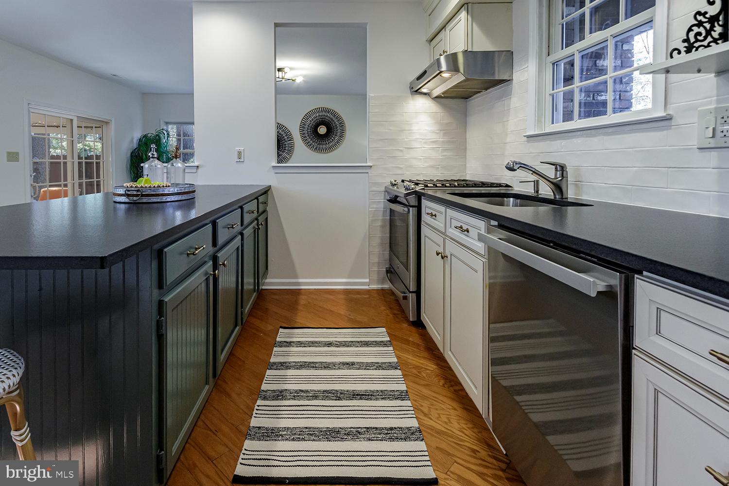 194 Tabernacle Road Medford Lakes, NJ 08055 - Photo 8 of 29 All ss appliances include, new gas range/oven