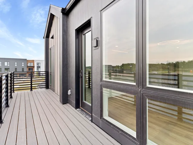 $464,900 | 4163 East Hemlock Drive, Unit 201, Oak Creek, WI 53154