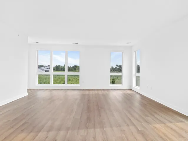 $464,900 | 4163 East Hemlock Drive, Unit 201, Oak Creek, WI 53154