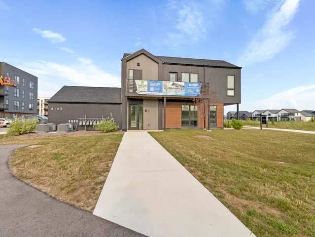 $464,900 | 4163 East Hemlock Drive, Unit 201, Oak Creek, WI 53154