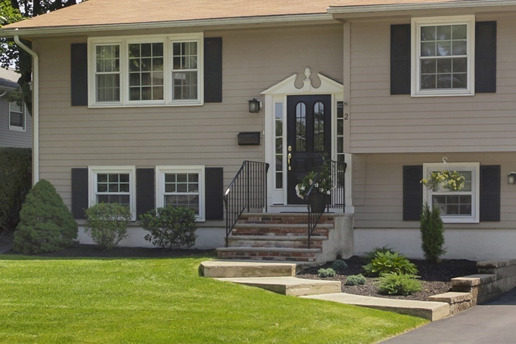 2 Hamilton Road Peabody, MA 01960 - Photo 1 of 40 Gallery Image 1