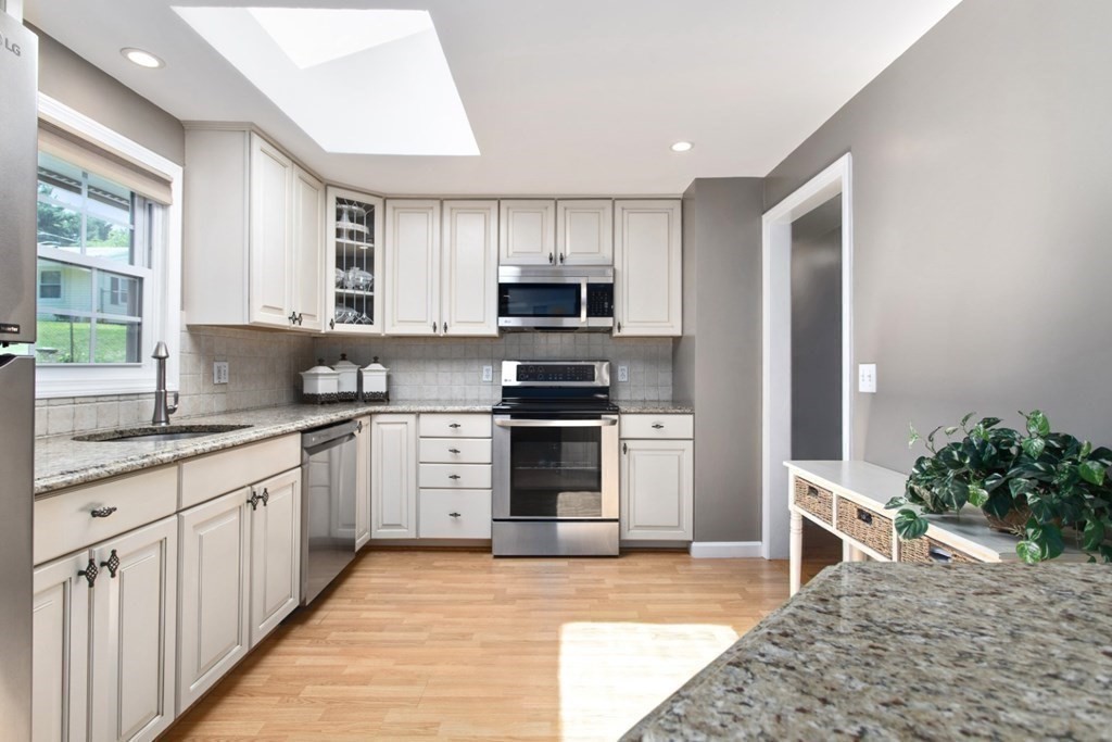 2 Hamilton Road Peabody, MA 01960 - Photo 6 of 40 Gallery Image 6