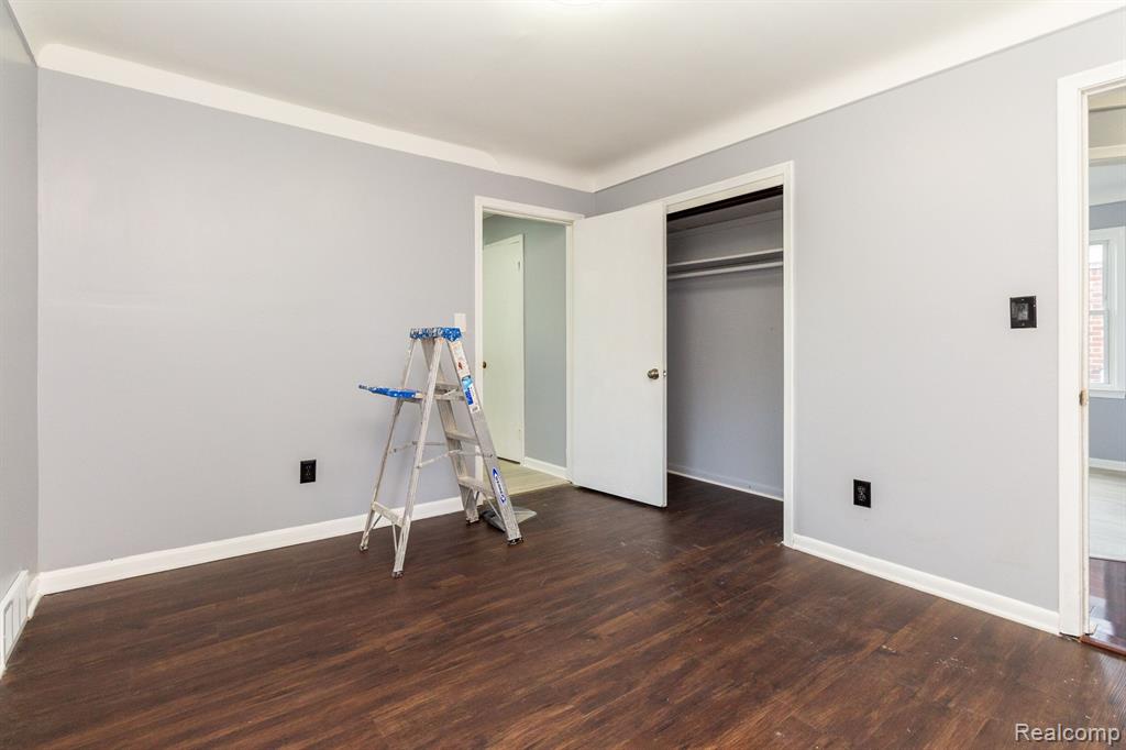 8614 Harding Center Line, MI 48015 - Photo 34 of 41