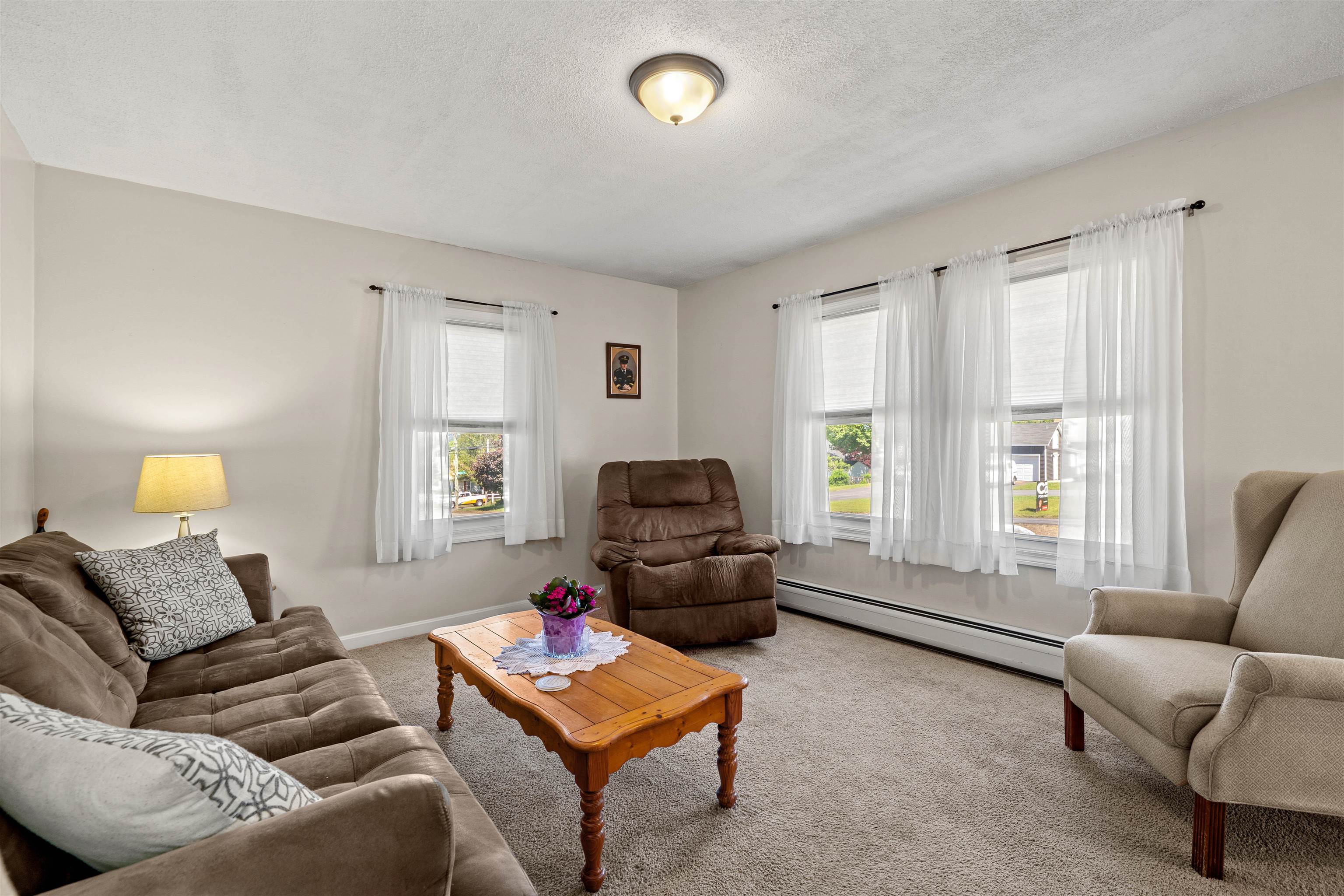 267 Cilley Road Manchester, NH 03103 - Photo 9 of 29 Gallery Image 9