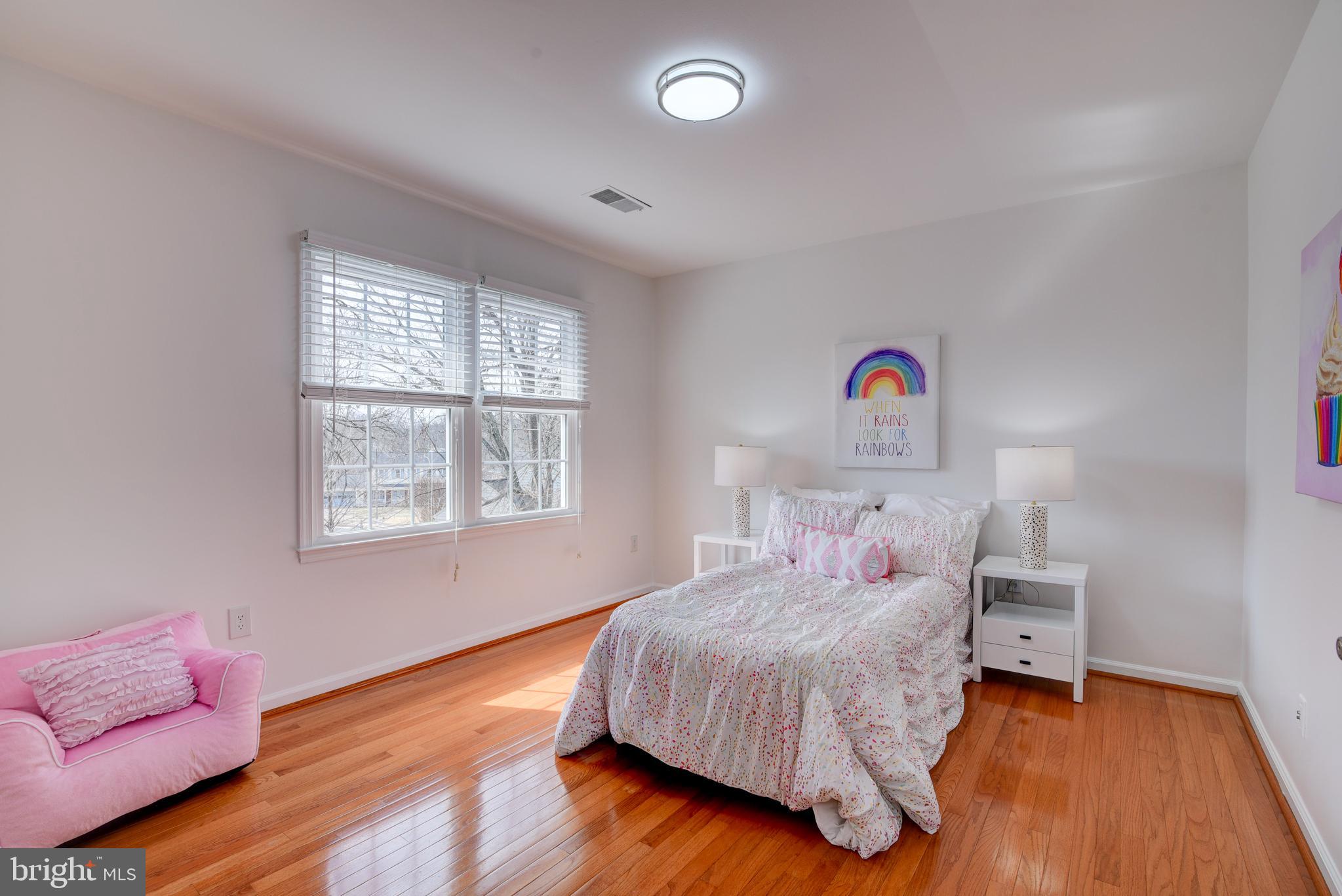 1522 Coat Ridge Road Herndon, VA 20170 - Photo 22 of 41 Upper Level Bedroom #4 w/Custom Closet Built-ins.