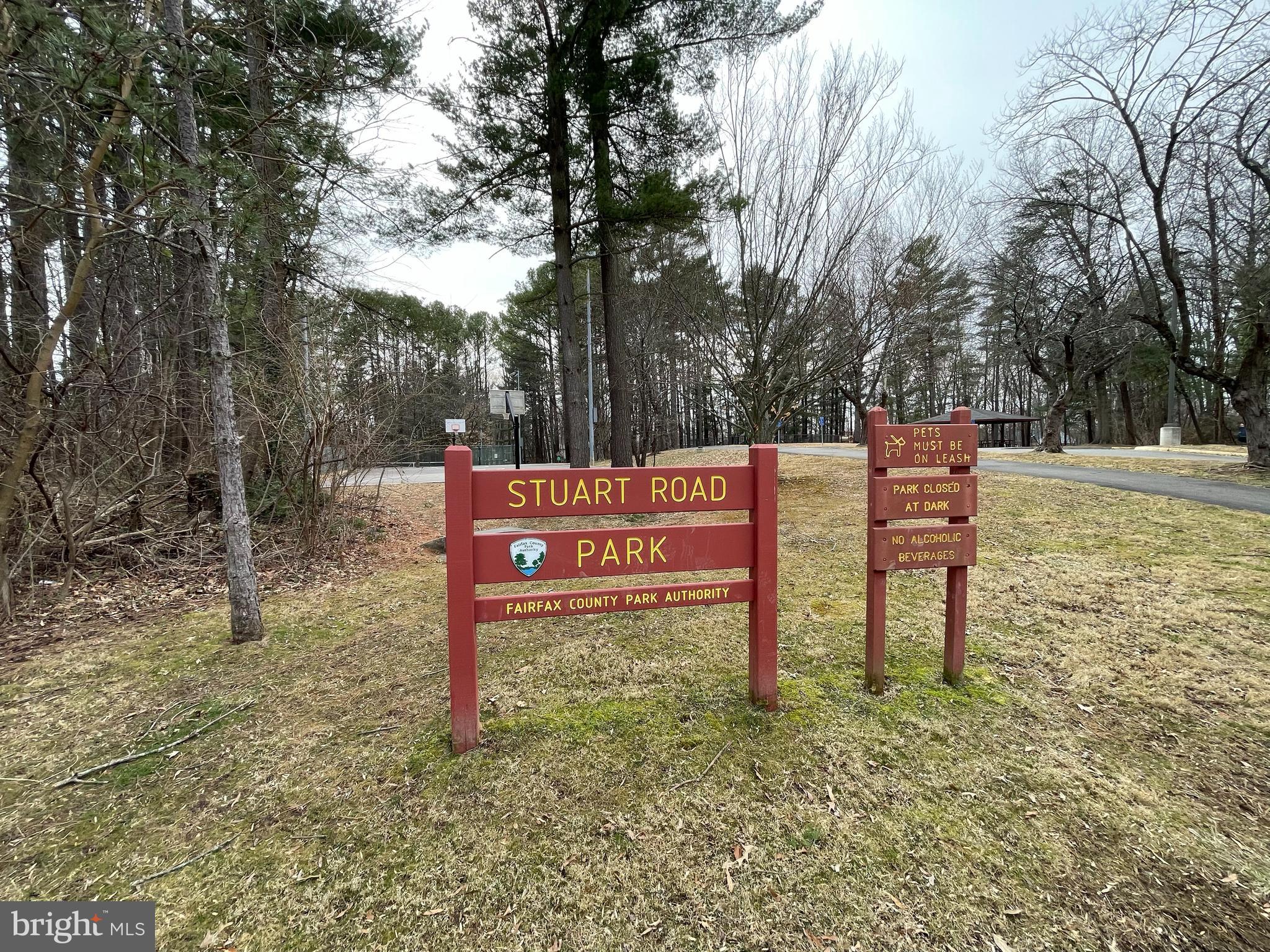1522 Coat Ridge Road Herndon, VA 20170 - Photo 32 of 41 Stuart Road Park. Tennis/Bball/TotLot/ Pavilion