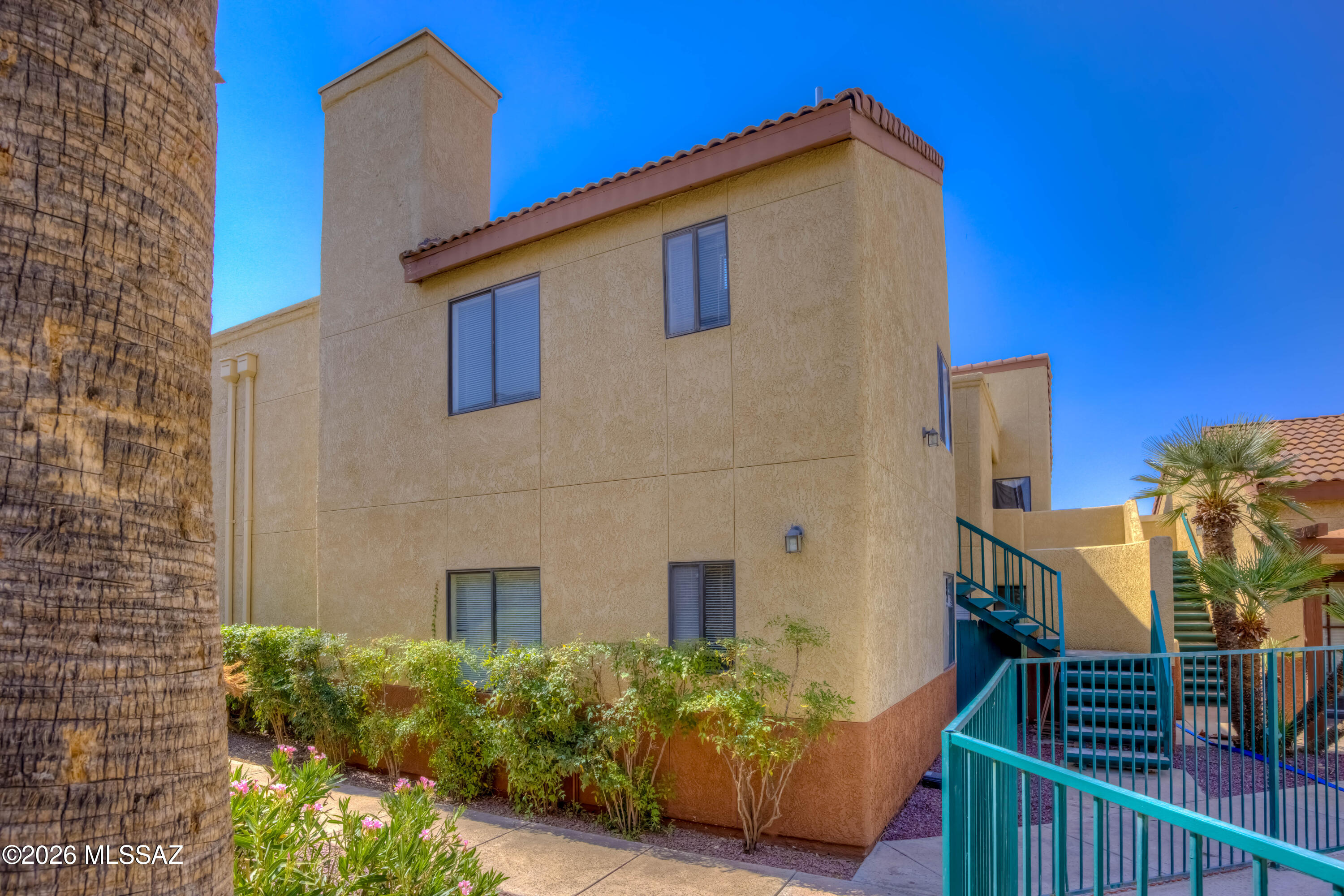 3690 North Country Club Road, Unit 1010 Tucson, AZ 85716 - Photo 1 of 21 2 Front photo b