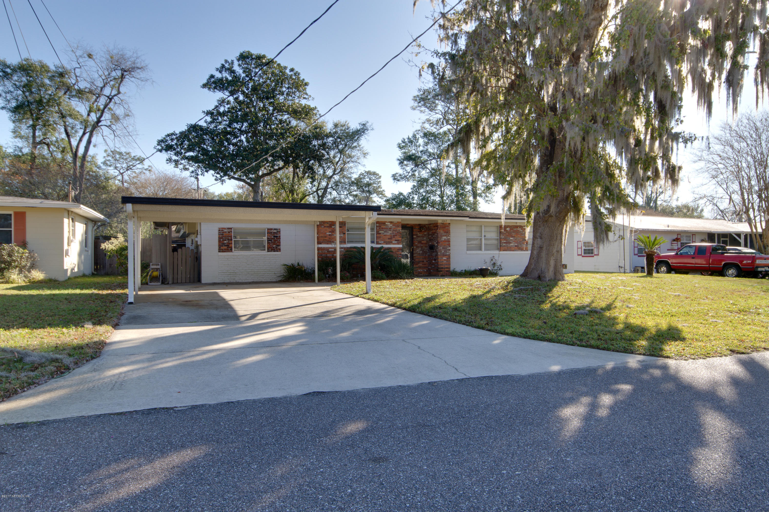 1063 Gunka Road Jacksonville, FL 32216 - Photo 3 of 39 20170201 1063 Gunka Rd002LARGE