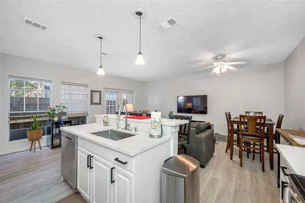 $3,500 | 400 South Willow Avenue, Unit A, Tampa, FL 33606