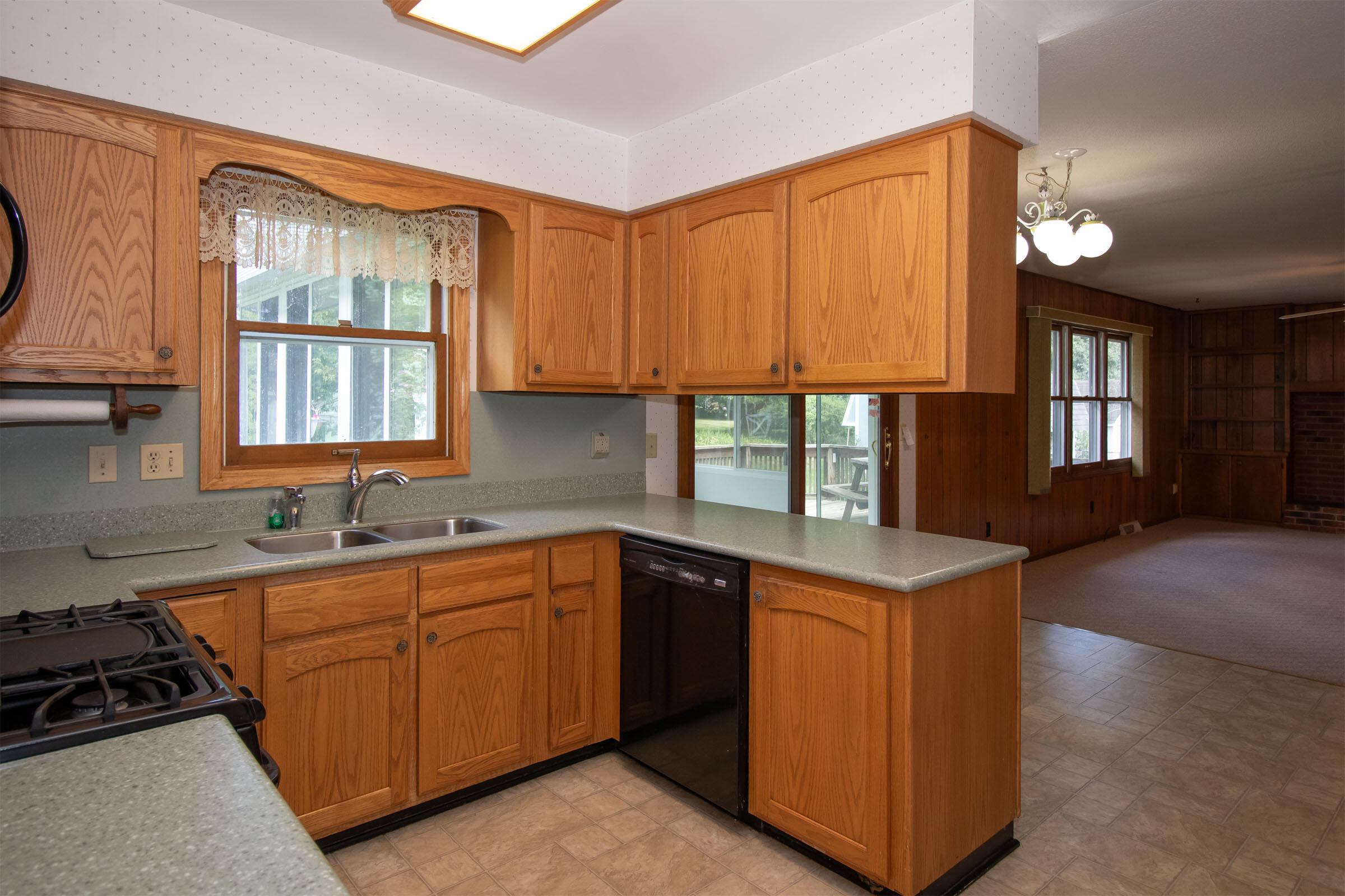 154 Jennings Road Battle Creek, MI 49015 - Photo 10 of 30 Kitchen - View 2