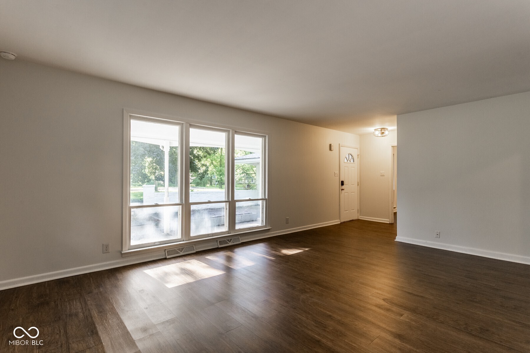 9514 Haverstick Road Indianapolis, IN 46240 - Photo 4 of 28