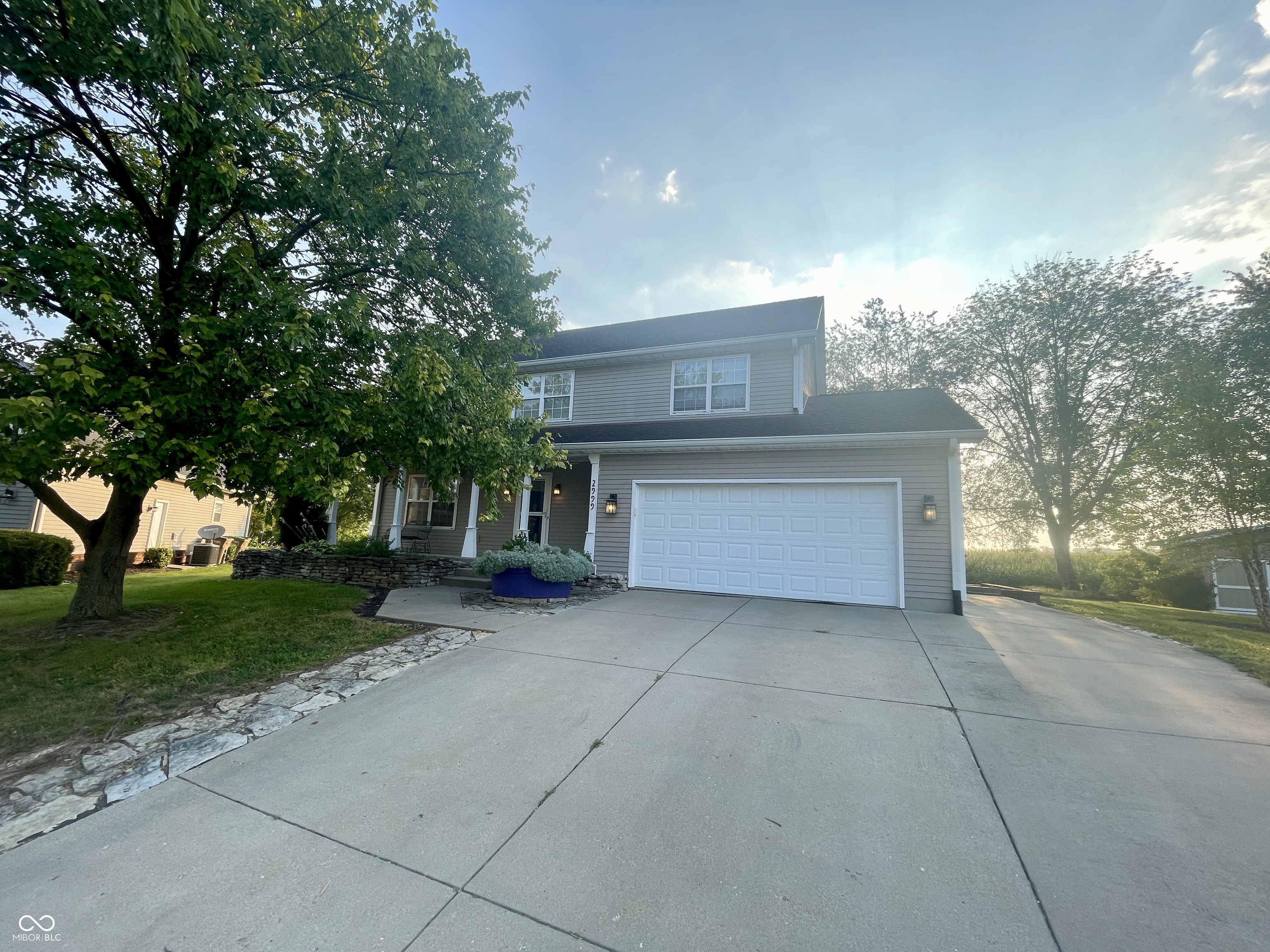 2999 Prairie Stream Way Columbus, IN 47203 - Photo 3 of 47 Gallery Image 3