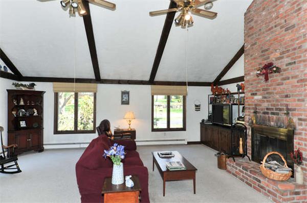 6 Nottingham Road Westborough, MA 01581 - Photo 11 of 28 Gallery Image 11