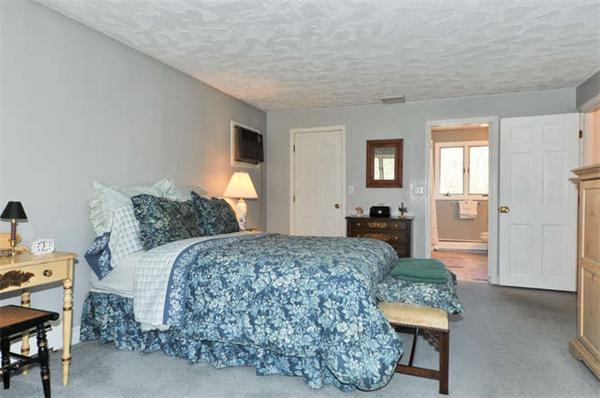 6 Nottingham Road Westborough, MA 01581 - Photo 16 of 28 Gallery Image 16