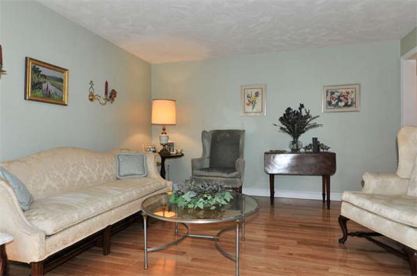 6 Nottingham Road Westborough, MA 01581 - Photo 5 of 28 Gallery Image 5