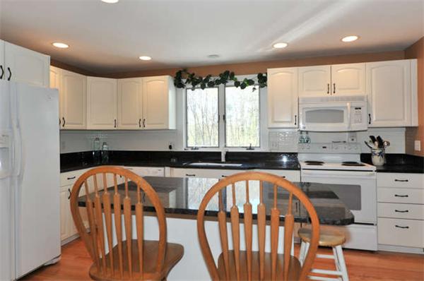 6 Nottingham Road Westborough, MA 01581 - Photo 9 of 28 Gallery Image 9