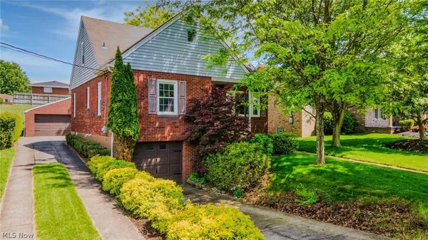 $199,900 | 1322 Overlook Drive, Weirton, WV 26062