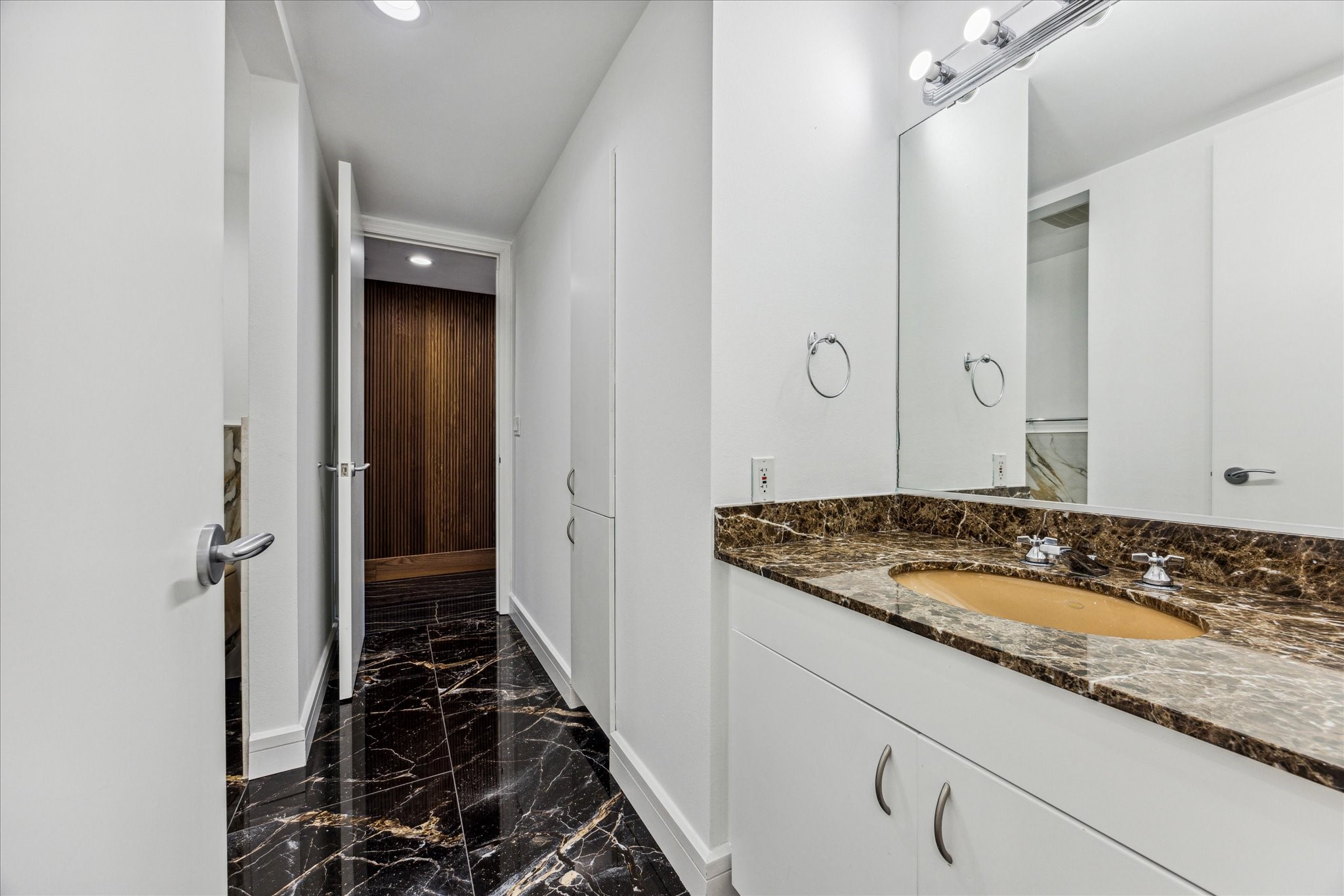 901 West 9th Street, Unit 401A Austin, TX 78703 - Photo 20 of 30