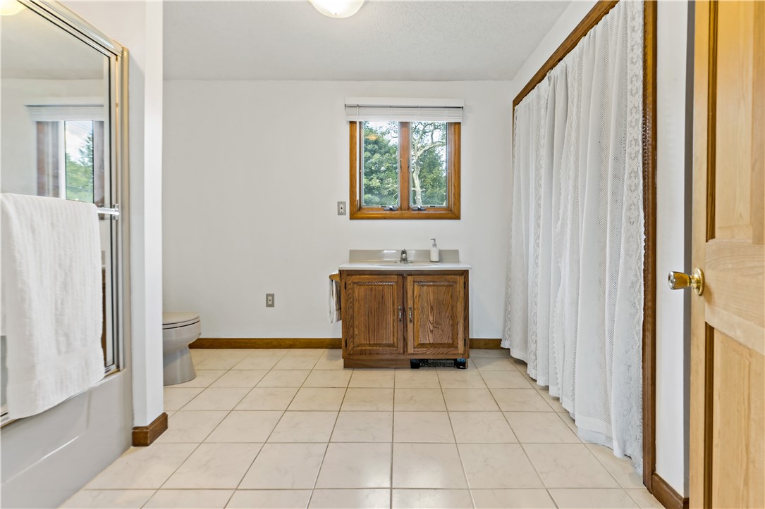 693 Crandall Road Tiverton, RI 02878 - Photo 15 of 38