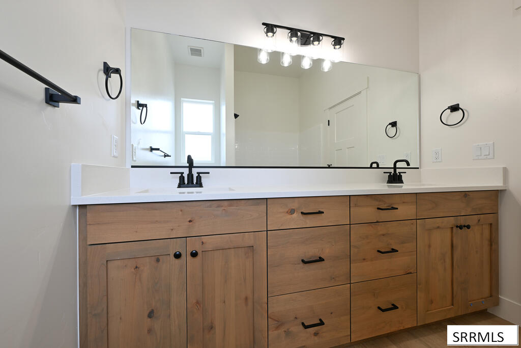 3073 Elixir Road Ammon, ID 83406 - Photo 5 of 14 Gallery Image 5