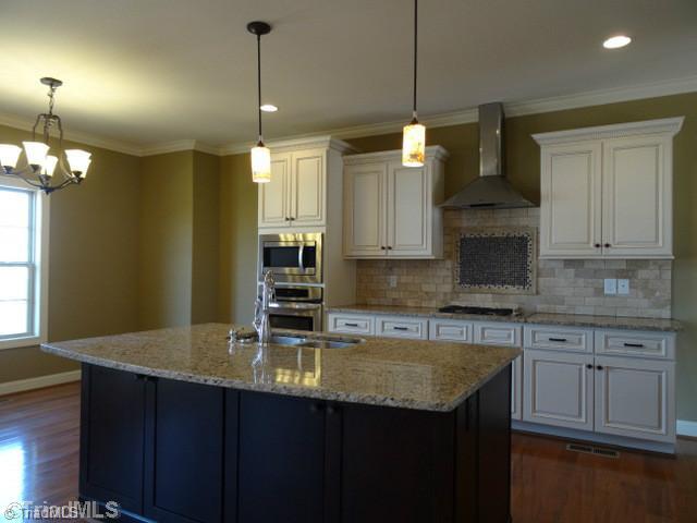 6637 Ridge Run Court Clemmons, NC 27012 - Photo 3 of 16 Kitchen.