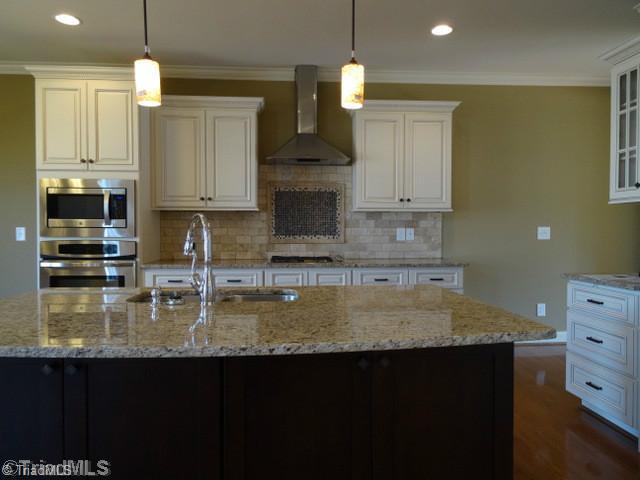 6637 Ridge Run Court Clemmons, NC 27012 - Photo 4 of 16 Kitchen.