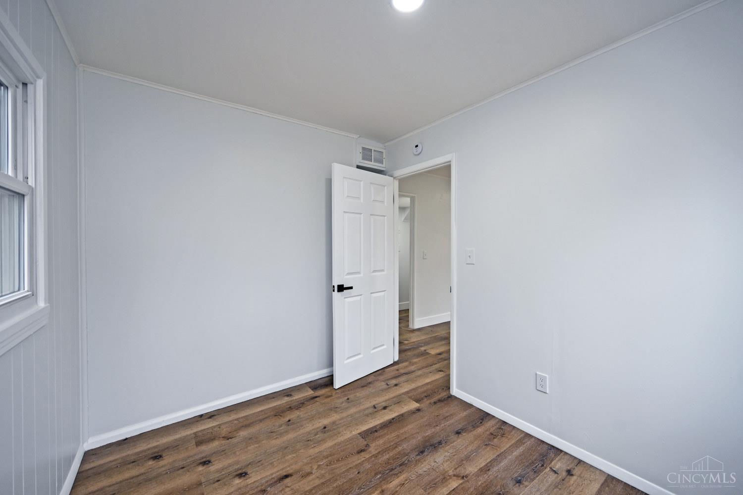 2037 Duck Creek Road Cincinnati, OH 45207 - Photo 22 of 40