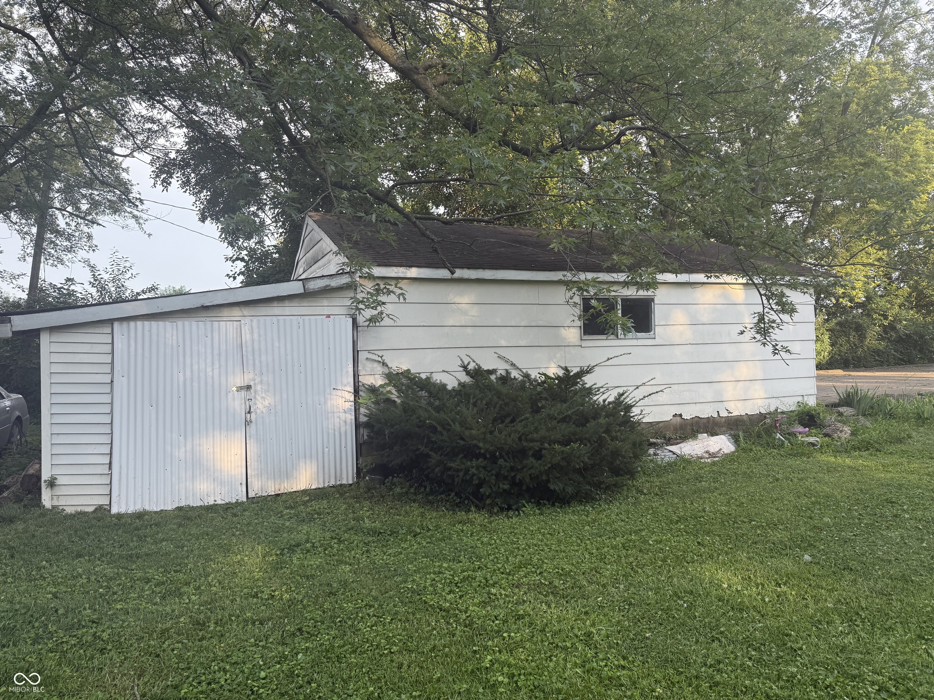 1607 East Stop 12 Road Indianapolis, IN 46227 - Photo 14 of 19