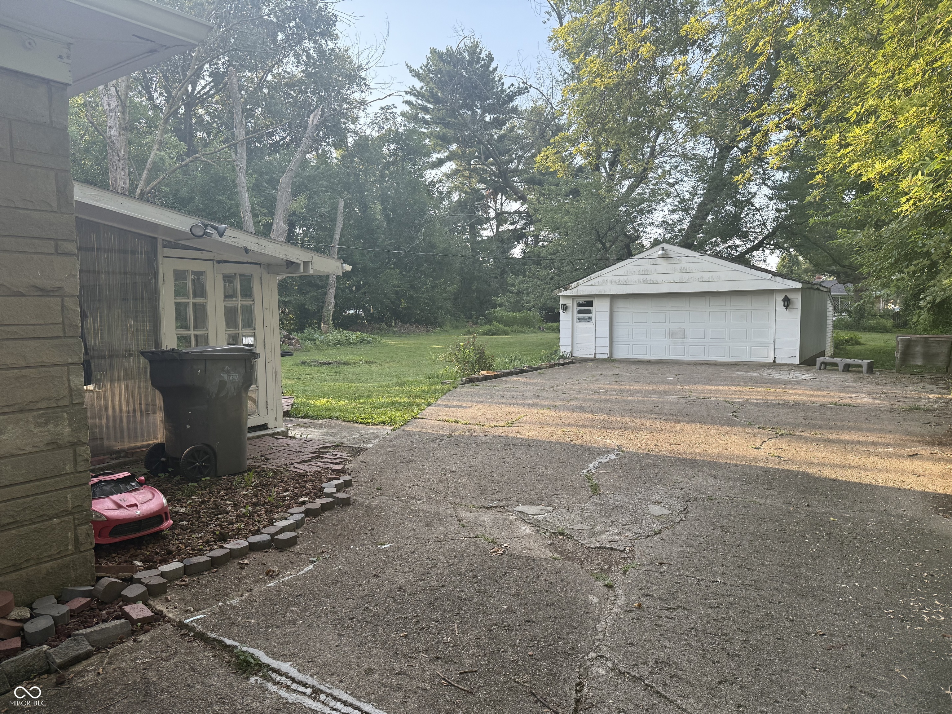 1607 East Stop 12 Road Indianapolis, IN 46227 - Photo 17 of 19