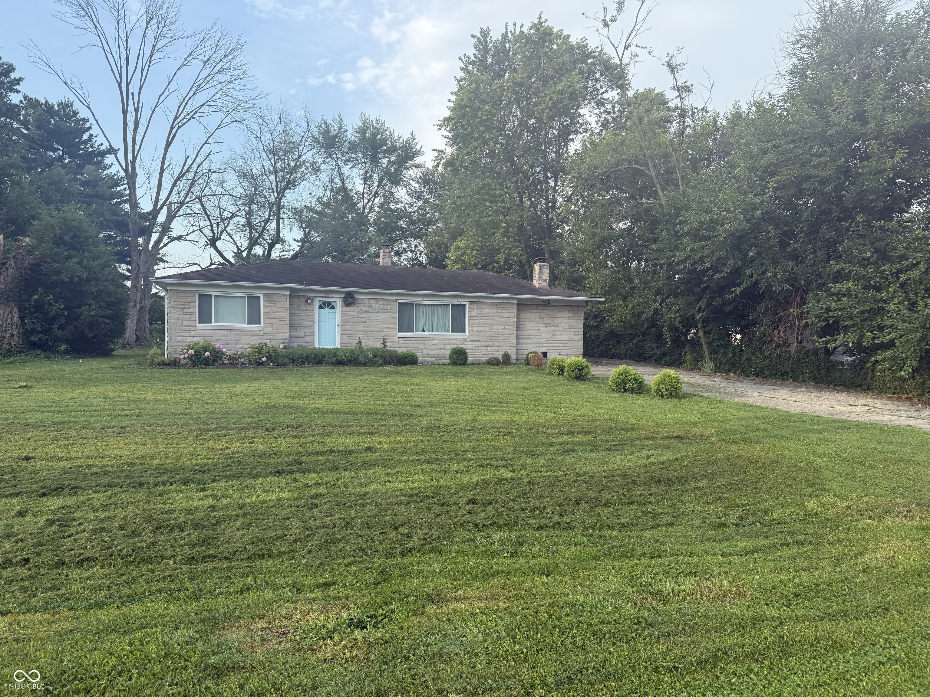 1607 East Stop 12 Road Indianapolis, IN 46227 - Photo 2 of 19