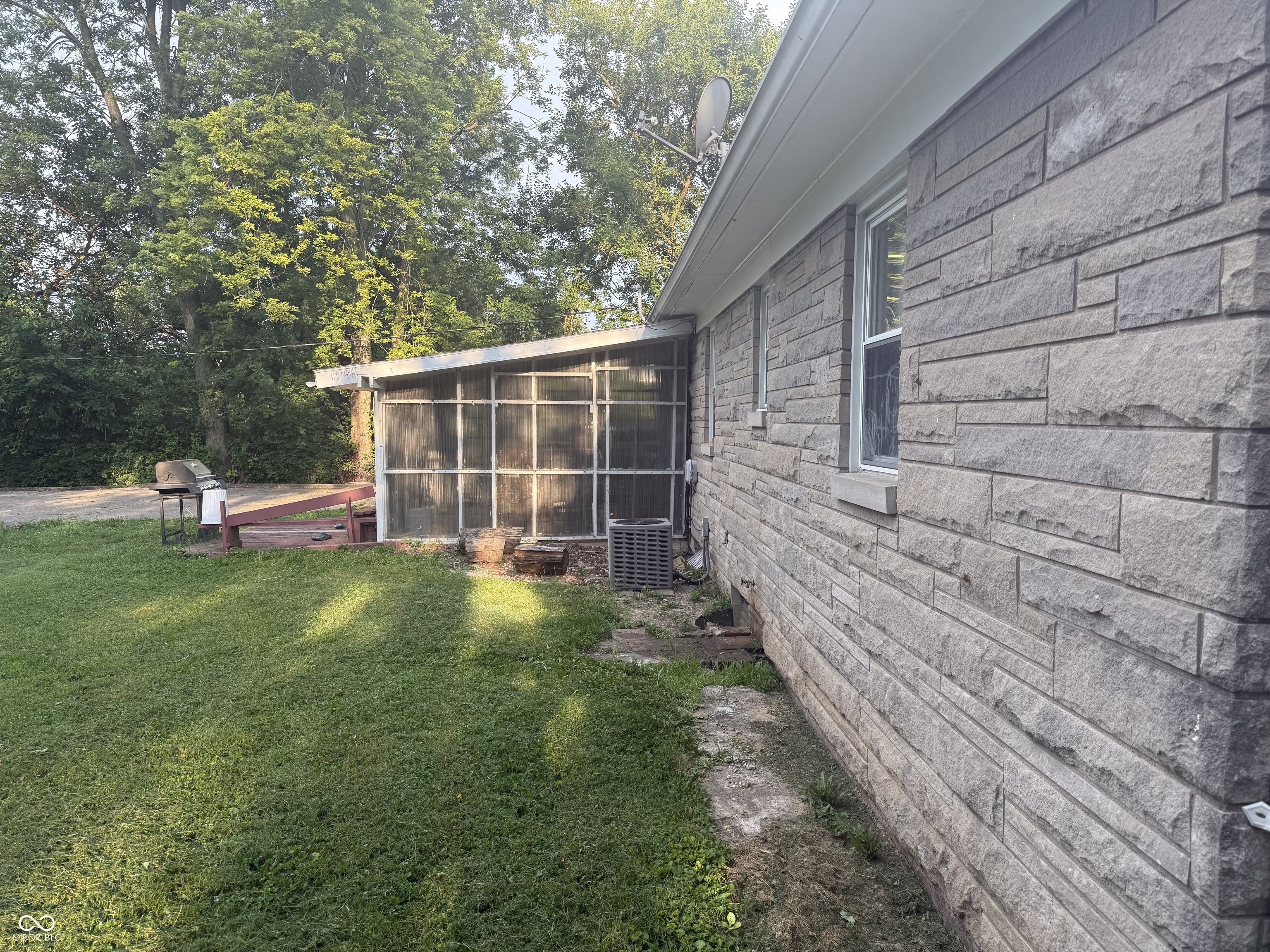 1607 East Stop 12 Road Indianapolis, IN 46227 - Photo 6 of 19
