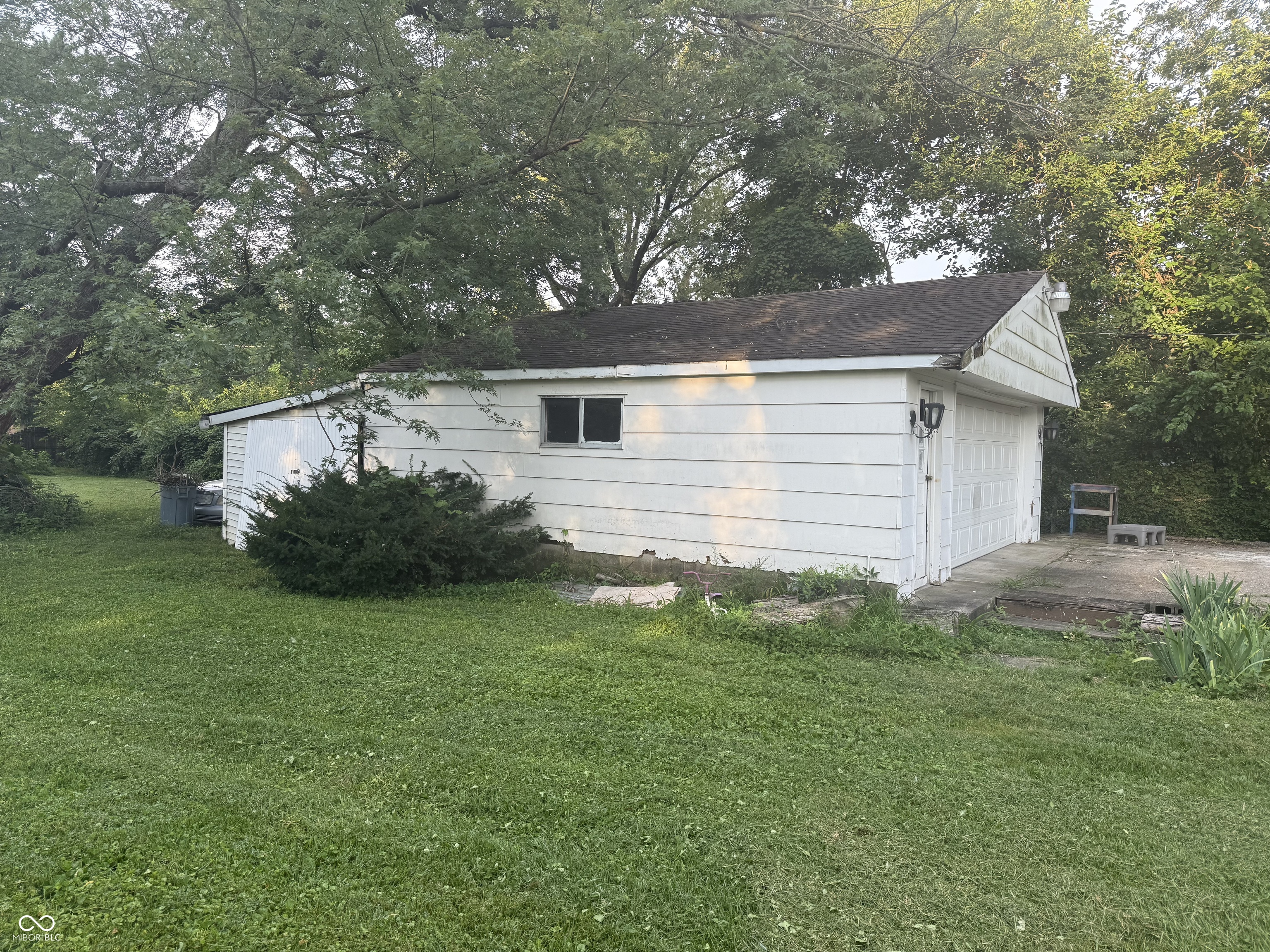 1607 East Stop 12 Road Indianapolis, IN 46227 - Photo 7 of 19