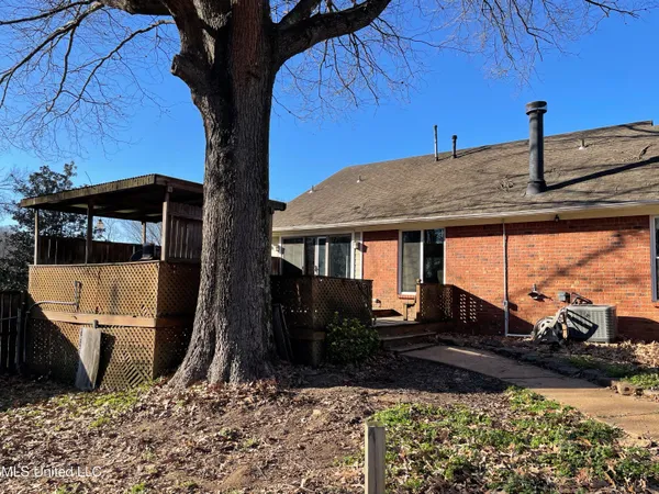 $279,900 | 1915 Gayfer Drive, Horn Lake, MS 38637
