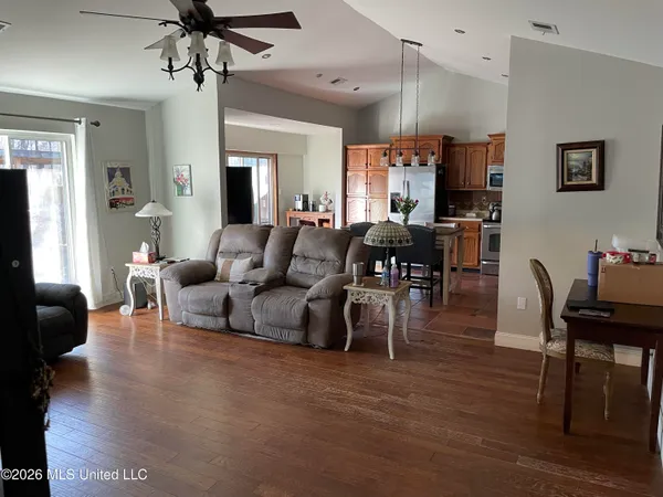 $279,900 | 1915 Gayfer Drive, Horn Lake, MS 38637