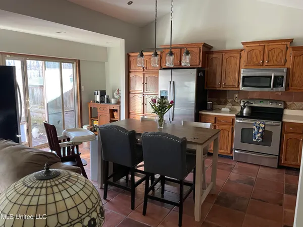 $279,900 | 1915 Gayfer Drive, Horn Lake, MS 38637