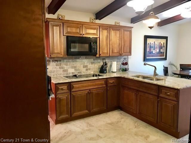 23275 Rochelle Street Macomb, MI 48042 - Photo 6 of 38 564.jpg