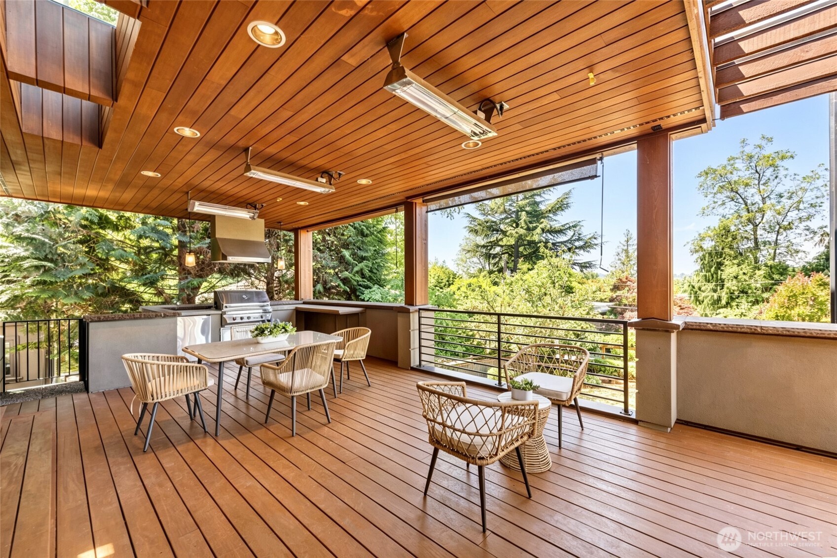 3225 West Mercer Way Mercer Island, WA 98040 - Photo 9 of 34