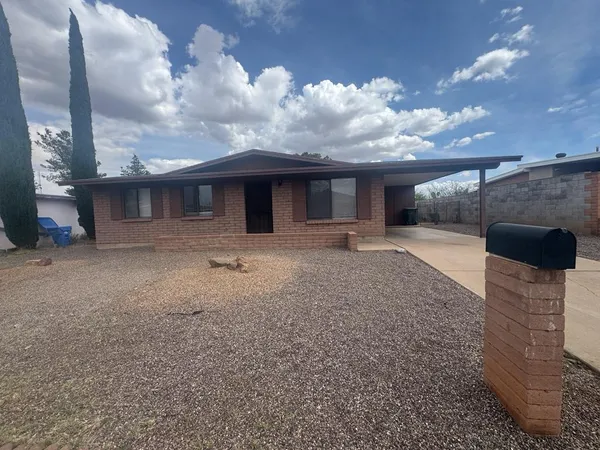 $1,375 | 5056 East Evergreen Drive, Sierra Vista, AZ 85635