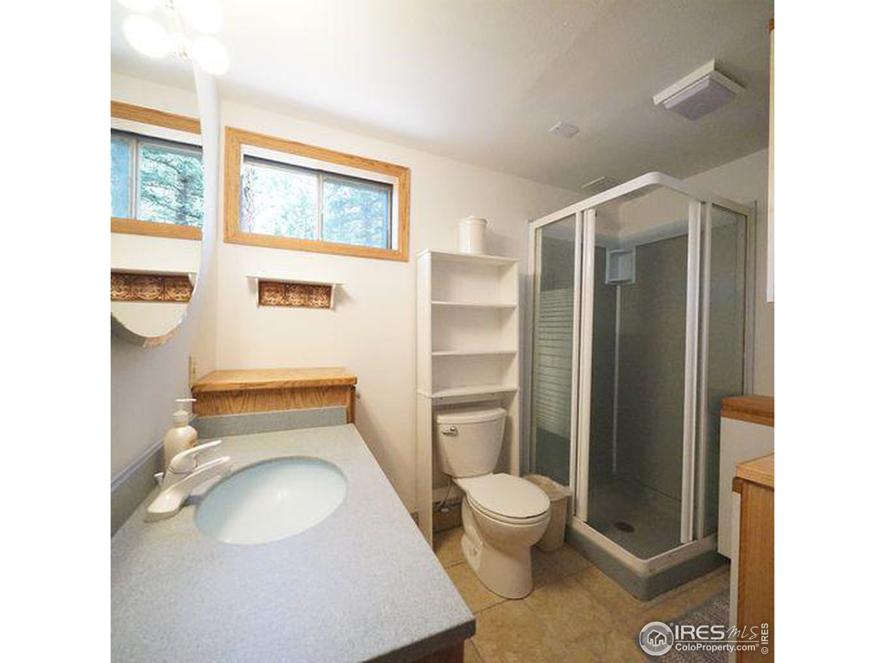 44 Cheyenne Road Lyons, CO 80540 - Photo 23 of 35 Downstairs 3/4 Bathroom.
