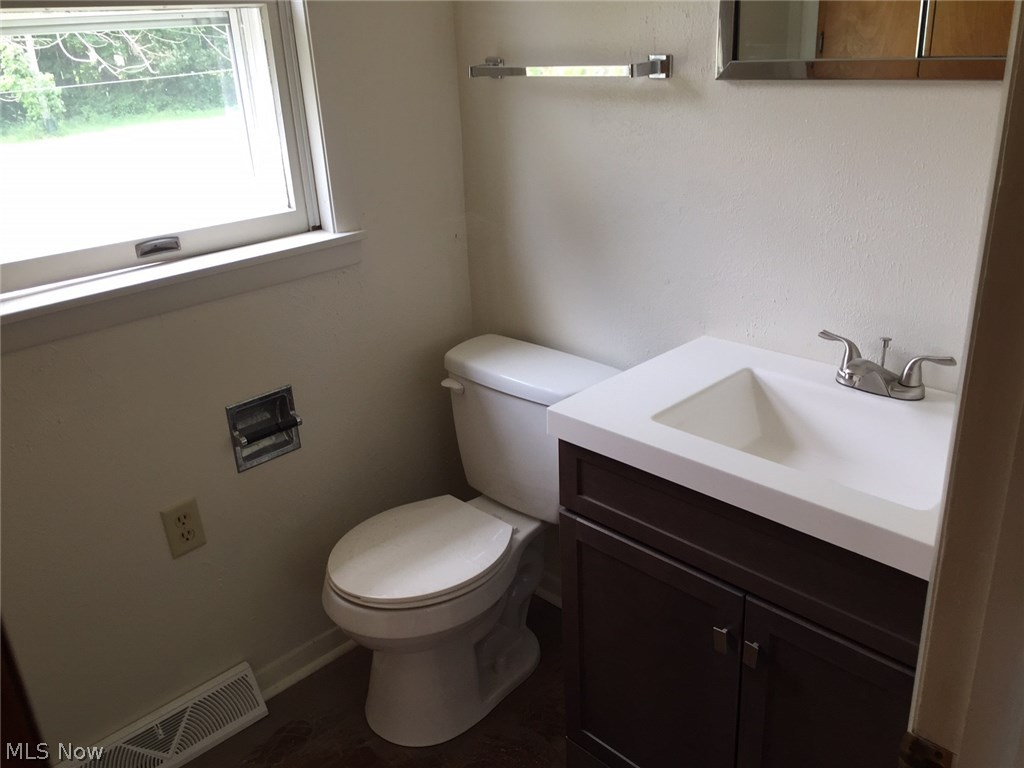 126 Salisbury Road Conneaut, OH 44030 - Photo 13 of 20 Gallery Image 13
