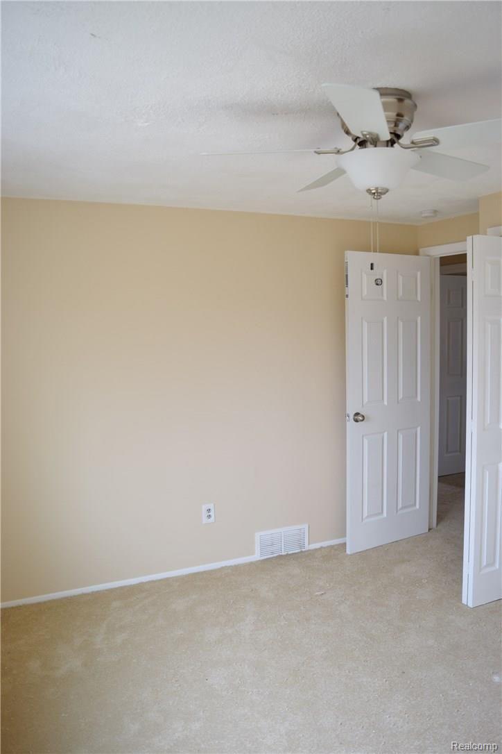 27900 Lahser Road Southfield, MI 48076 - Photo 49 of 55 DSC_1195.JPG