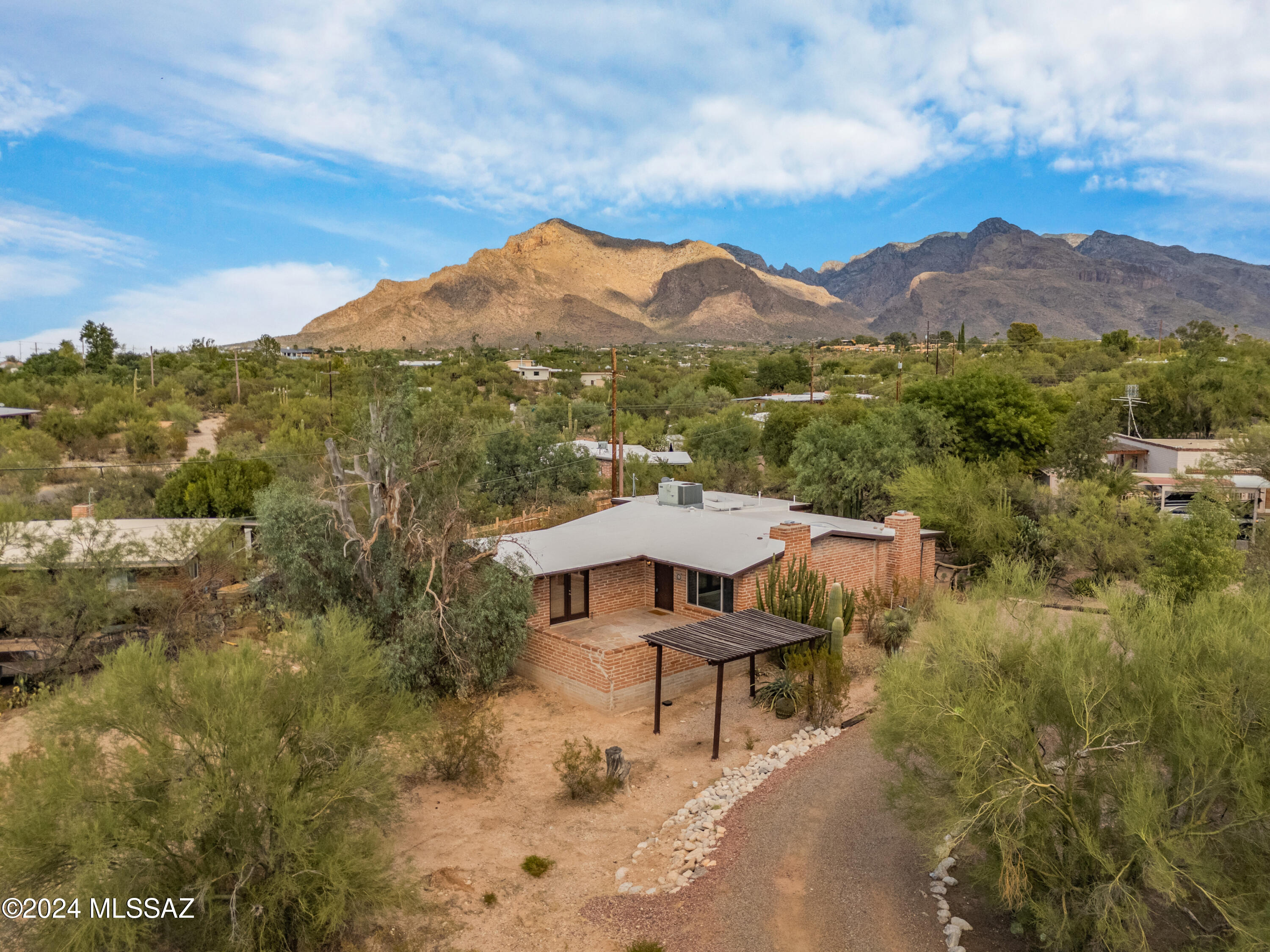250 West Old Ina Road Tucson, AZ 85704 - Photo 2 of 45 Gallery Image 2