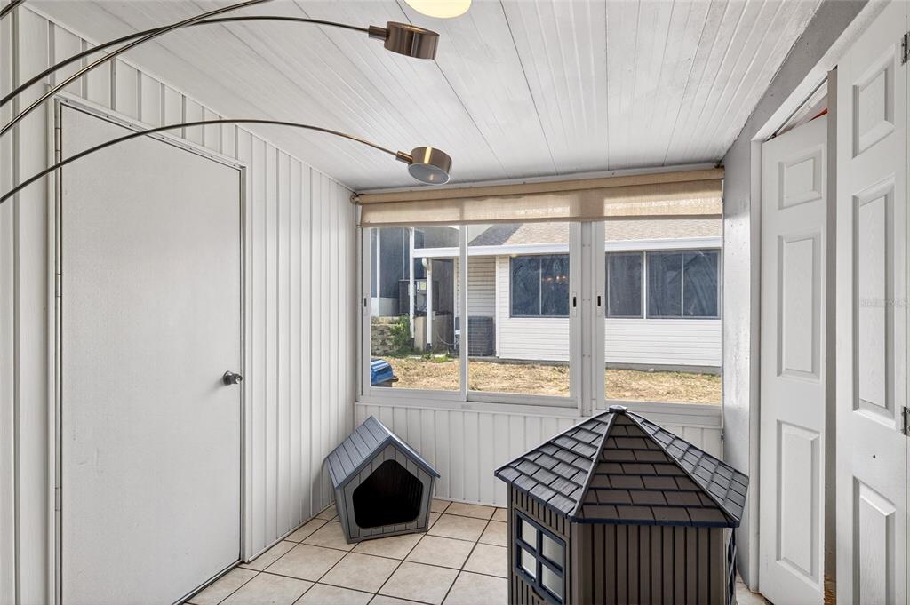 622 Ridge Terrace Winter Haven, FL 33881 - Photo 23 of 34 a view of an entryway